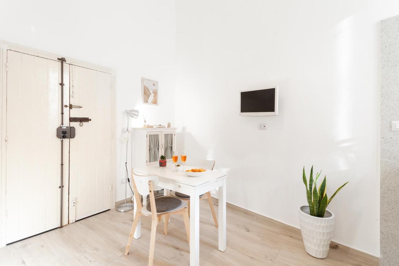 Maison San Michele Lovely Apartment ตรานิ ภายนอก รูปภาพ